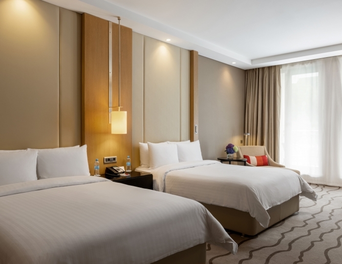 Делюкс с двумя раздельными кроватями - Отель Марриотт Красная Поляна / Sochi Marriott Krasnaya Polyana